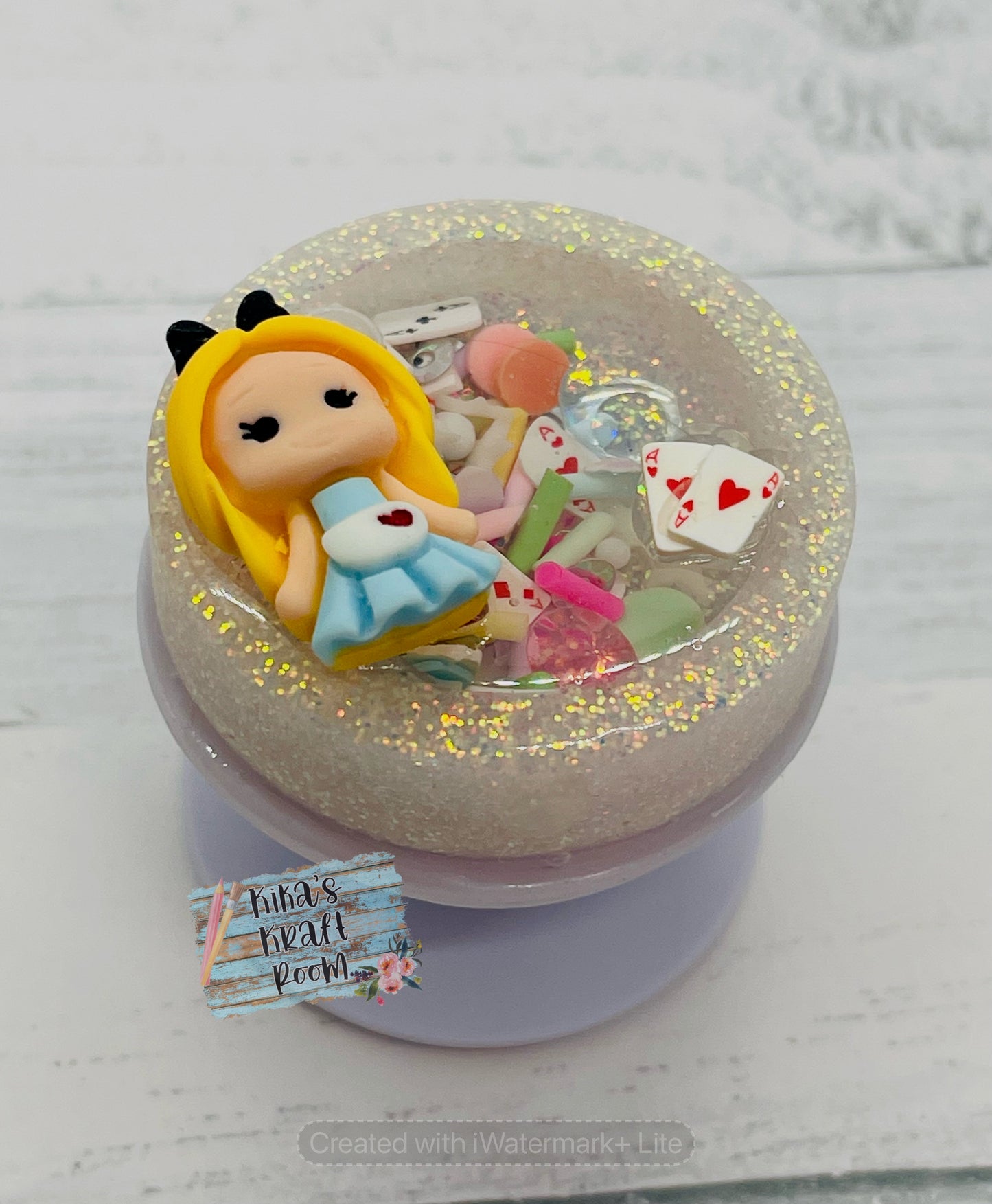 Alice in WoNdErLaNd Inspired Phone Grip